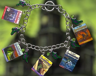 Pulseira com pingente em miniatura de livro de terror nostálgico Goosebumps