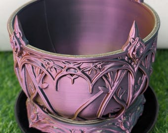 Vaso da fiori elfico ispirato al Signore degli Anelli, ambientato nella Terra di Mezzo.