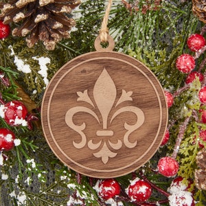 Houten kerstornament Fleur di Lis - gegraveerd houten ornament, Frans kerstornament, middeleeuws ornament, ornament koninklijk renaissance
