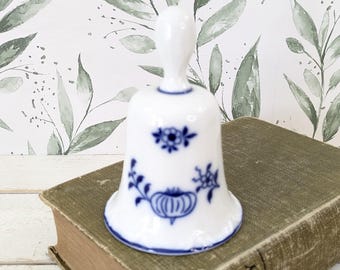 Vintage Blue Onion Style Porcelain Hand Bell Cobalt Blue White Ceramic Dinner Bell Cottage Decor Table Chime