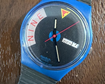 RAR Vintage Swatch GS701 Herren 34 mm | Späte 1980er Jahre Schweizer | Blaues Gehäuse, schwarzes Ziffernblatt "NINE", Day / Date, Alles Original | Vintage Sammlerstück