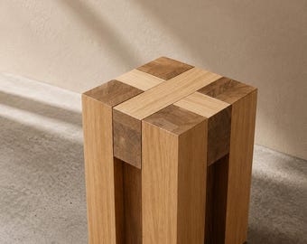 Japandi sculpturale kruk – Handgemaakte Japanse minimalistische houten kruk