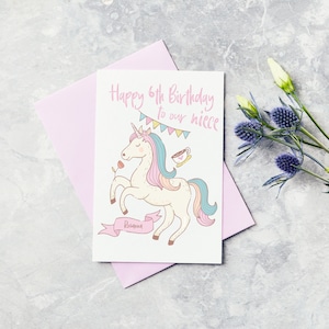 Carte personnalisée mignonne de voeux d’anniversaire de licorne - filleule, nièce, fille, grand-fille