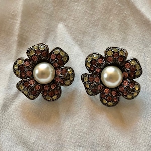 RARE KJL Kenneth Jay Lane Rhinestone Flower Blossom Earrings Clip Back