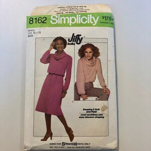 Simplicity 8162 Jiffy Knits Size Small 10-12 Blouse and Skirt 1970s