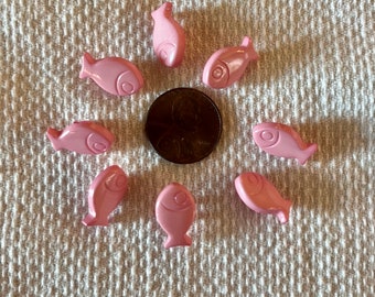 Lot de 8 petits boutons de poisson en plastique rose avec tige arrière