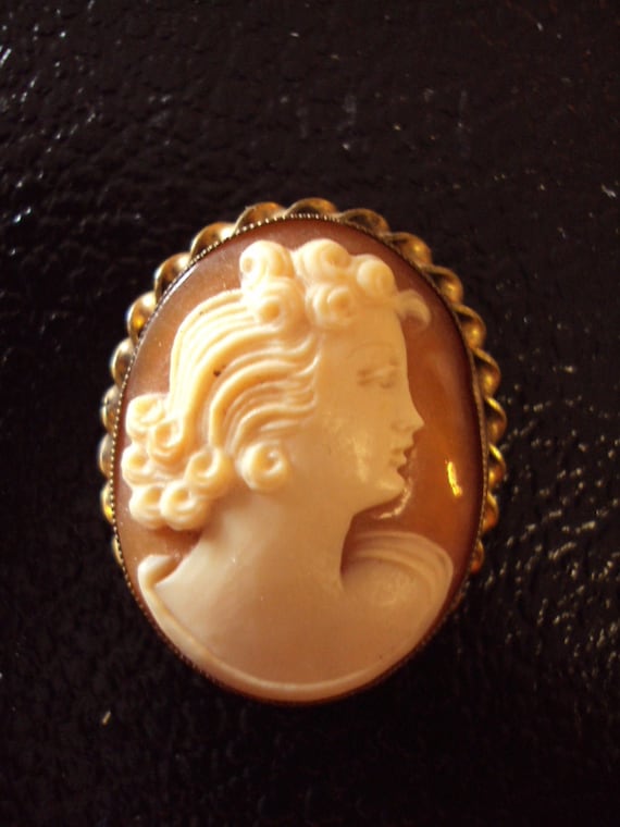 Genuine Carved Cameo Brooch Pendant GF