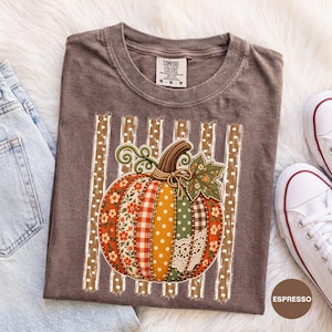 T-shirt Comfort Colors® à motif citrouille patchwork, T-shirt citrouille guépard, tendance Halloween, tenue d'automne, T-shirt citrouille style cottagecore vintage, impression directe sur textile