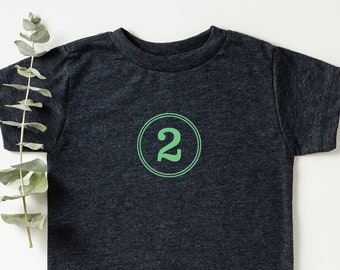 2o regalo de cumpleaños camiseta para niños pequeños 2o cumpleaños regalo para niños pequeños camiseta de 2 años número 2 regalo de cumpleaños camiseta de regalo de dos años camiseta verde 2