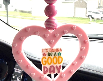 Koralikowa zawieszka do lusterka samochodowego