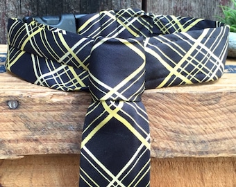 Vintage Tie Collar - Classic - Med/Large