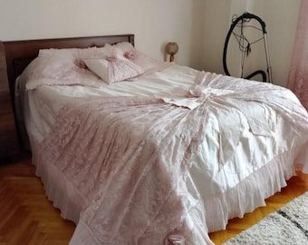 Romantische Rosa Vintage Tagesdecke Set, Shabby Chic Bettwäsche, Bettbezug im Viktorianischen Stil, Cottagecore Schlafzimmer Dekor, Floral Jacquard Bettwäsche Set