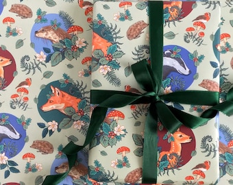 Woodland Animal Friends Christmas Gift Wrap with Tag, Festive Robin, Fox, Badger, Otter and Fawn Wrapping Paper, Scrapbook Paper
