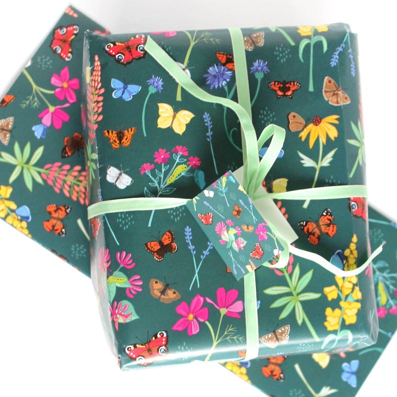 Papier cadeau papillons et fleurs de jardin avec étiquette, papier cadeau papillons, papier de scrapbooking image 3