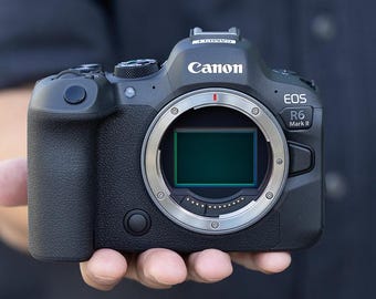 Canon EOS R6 Mk II Mirrorless Camera, Full-Frame High Performance Creator and Action Photography Setup