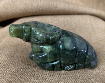 Hand Carved Green Jade bull Figurine Natural Crystal bull Sculpture Feng Shui Wealth Luck Decor Spiritual Altar Home Ornament Gift