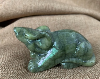 Hand Carved Green Jade Rat Figurine Natural Crystal Mouse Sculpture Feng Shui Wealth Luck Decor Spiritual Altar Home Ornament Gift