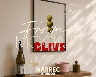 Maqueta PSD de marco de fotos para retratos de cocina / Exhibidor moderno de obras de arte para vino, maqueta vertical DIN A (descarga digital de Photoshop Photopea)