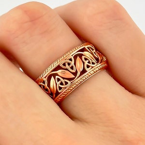 14k Rose Gold Celtic Wedding Band Nature Inspired Women&#39;s Ring Trinity Knot Irish Wedding Band