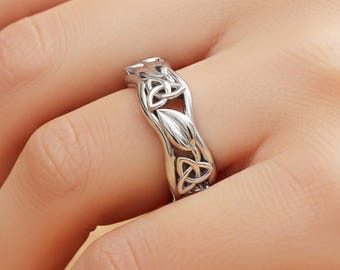 Celtic Wedding Band 14k White Gold Ring Trinity Knot Nature Inspired Anniversary Ring Leaf and Vine Botanical Design
