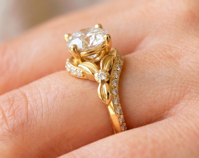 Nature Inspired Engagement Ring 1.5 Carat Round Lab Grown Diamond Leaf Wedding Ring IGI Certified 14k Yellow Gold