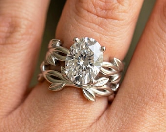 Nature Inspired Bridal Set 2 Carat Oval 18k White Gold Lab Grown Diamond IGI Certified