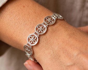 Celtic Knot Bracelet Solid Gold Trinity Knot Bracelet Irish Gold Bracelet Dainty Celtic Jewelry