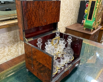Scatola per liquori francese antica in legno, astuccio da bar vintage, elegante espositore per bottiglie, oggetto decorativo da collezione, raro complemento d'arredo per bar domestico, regalo ideale per esposizione.