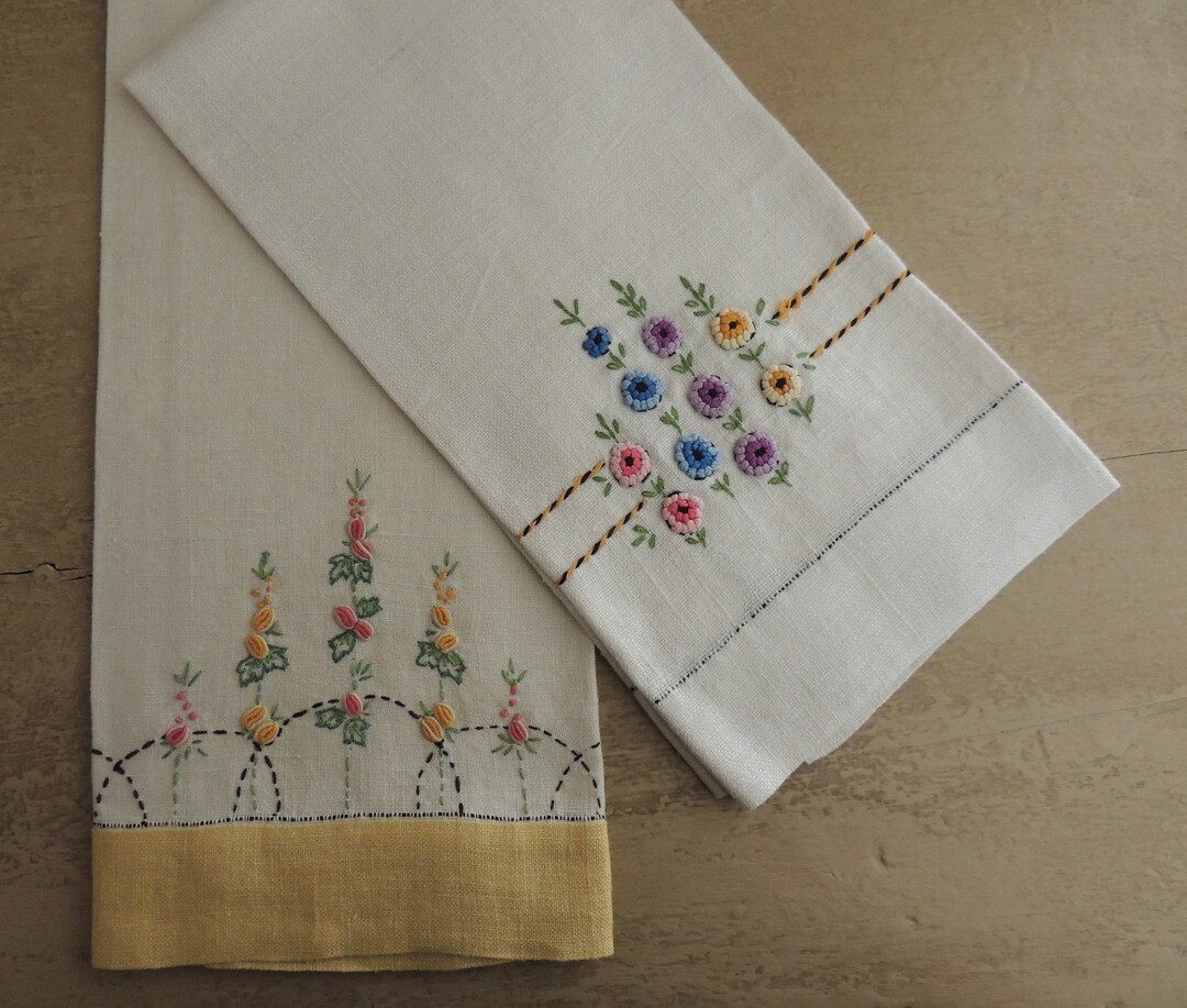 2 LINEN GUEST TOWELS Vintage Hand Embroidered Towels Soft Etsy