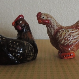 2 POTTERY CHICKENS Vintage Hand-Painted Ceramic Chickens 1.25&quot; and 1.75&quot; Tall Decorative Farm Animals Farm Collectibles