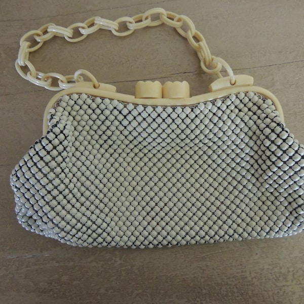 WHITING & DAVIS "Alumesh" Midcentury Purse Off-White Beaded Look Plastic Frame and "Chain Link" Strap 6" by 12" Excellent Condition Retro