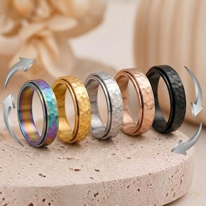 Anello girevole in titanio martellato / Anello antistress girevole per uomo e donna / Anello antistress / Anello con motivo a pozzetto di luna / Gioielli antistress