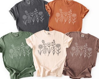 Minimalist T-Shirts, Gifts for Women, Flowers Crewneck Sweatshirt, Aesthetic Tees, Floral Shirts for Women, Wild Flowers Graphic Tees