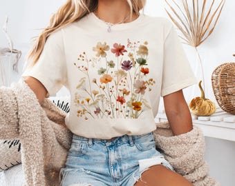 Comfort Colors® Vintage Pressed Flowers Shirt, Boho Cottagecore Tshirt Botanical Floral Tee Wildflowers Sweatshirt,Gift For Gardener,Flowers