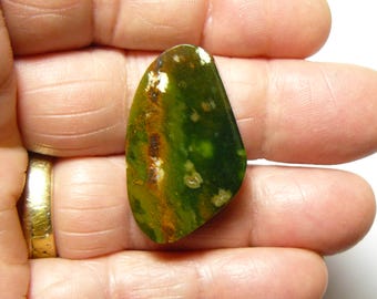 Chrome Chalcedony Slab: prefinished, translucent, Lapidary Stone for Jewelry (25196)