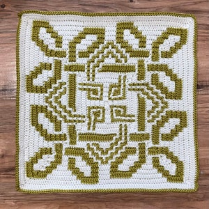 July Knot Crochet Pattern & Charts from 2023: A Year of Celtic Knots. Large Square. Interlocking, Center-out and Bottom-Up Overlay Mosaic. image 6