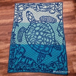 Bubbles the Sea Turtle Crochet Pattern in 3 colorwork options: interlocking, overlay mosaic & solid overlay mosaic. Written pattern charts image 3