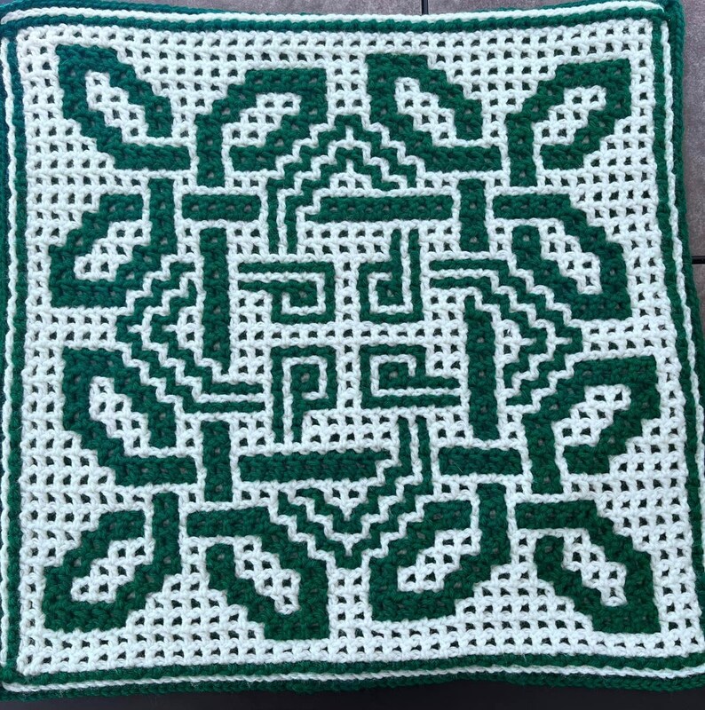 July Knot Crochet Pattern & Charts from 2023: A Year of Celtic Knots. Large Square. Interlocking, Center-out and Bottom-Up Overlay Mosaic. image 9