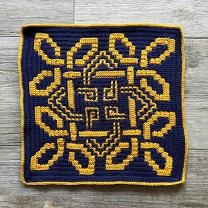 July Knot Crochet Pattern & Charts from 2023: A Year of Celtic Knots. Large Square. Interlocking, Center-out and Bottom-Up Overlay Mosaic. image 4