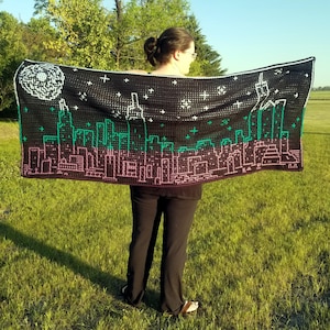 Moonlight on the City Shawl: Interlocking / LFM and Overlay Mosaic Crochet Patterns (71" x 28" / 180 cm x 71 cm)