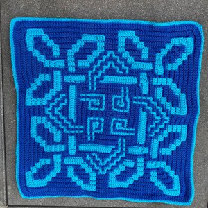 July Knot Crochet Pattern & Charts from 2023: A Year of Celtic Knots. Large Square. Interlocking, Center-out and Bottom-Up Overlay Mosaic. image 7