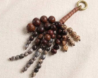 Porte-clés à pampilles en cuir rustique, perles de rocailles naturelles, breloque de sac bohème, accessoire éclectique