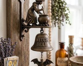 Campana de hierro fundido con forma de bruja, adorno de pared con bruja voladora en escoba, decoración gótica espeluznante para el hogar, regalo pagano wicc, campana de puerta de Halloween