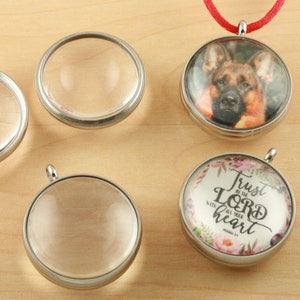 Glass Floating Memory Locket - 2 Sided Glass, Screw-On Closure 25mm Inside Dim. 4mm Depth. Bridal Favors, Memorial Wedding Charm. Final Sale