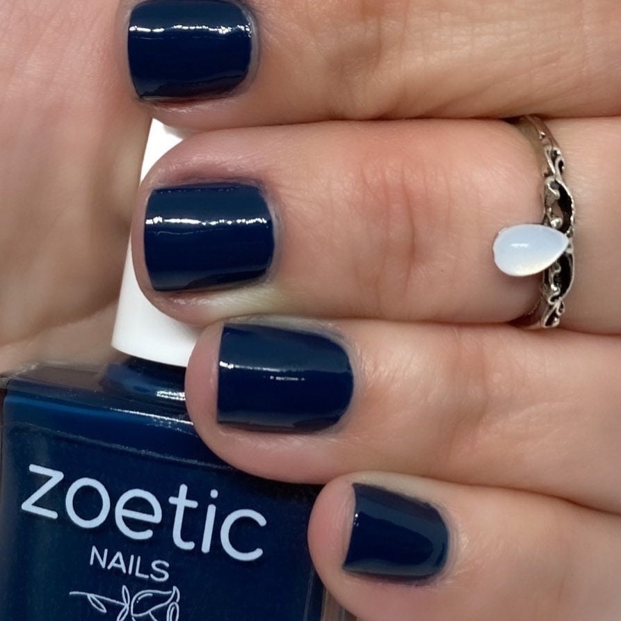 Dark blue nails short | Dark blue nails, Blue nails, Blue gel nails
