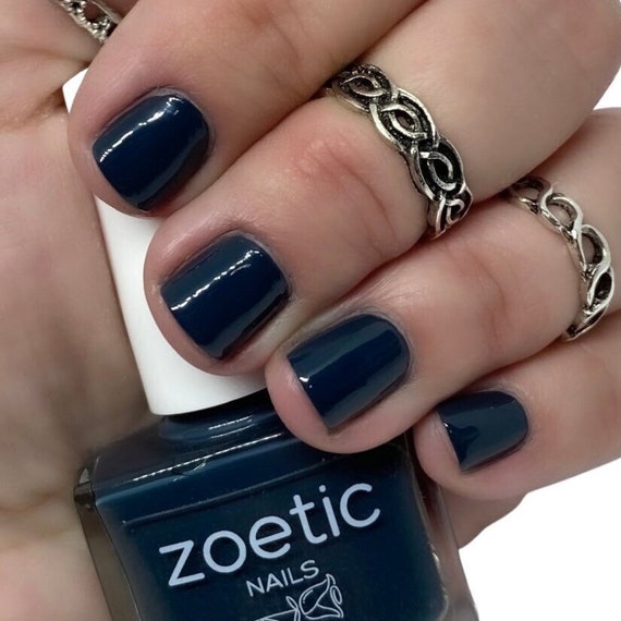 25+ Baby Blue Nail Ideas - the gray details