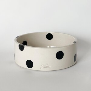 Keramische voerbak, aangepaste voerbak voor honden en katten, witte stippen voerbak, voerbak voor huisdieren, gepersonaliseerde keramische voerbak