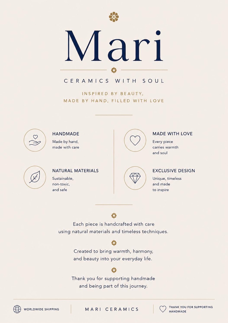 Op de afbeelding: Een beige informatieve afbeelding voor Mari Ceramics with Soul. De tekst bevat koppen zoals Handmade, Made with Love, Natural Materials en Exclusive Design, vergezeld door iconen van een hart, blad en diamant, plus beschrijvende tekst.