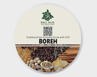 Exfoliante corporal balinés con hierbas naturales para un tratamiento de spa.