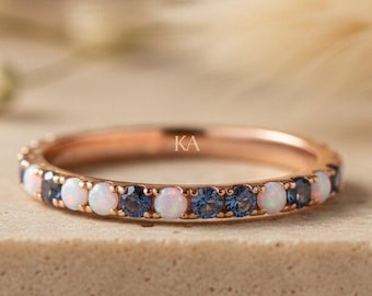 Anillo de compromiso de oro rosa de 14k con ópalo alejandrita de talla redonda, estilo eternidad completa, joyería vintage con piedra natal, regalo apilable de aniversario para ella.
